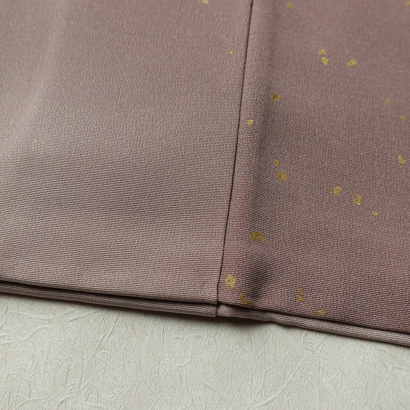 訪問着 一つ紋付き 正絹 その他の柄 袷仕立て 身丈155.5cm 裄丈65cm リサイクル着物 着物 箔 入学式 卒業式 七五三 お宮参り シンプル 上品 小豆・エンジ_画像10