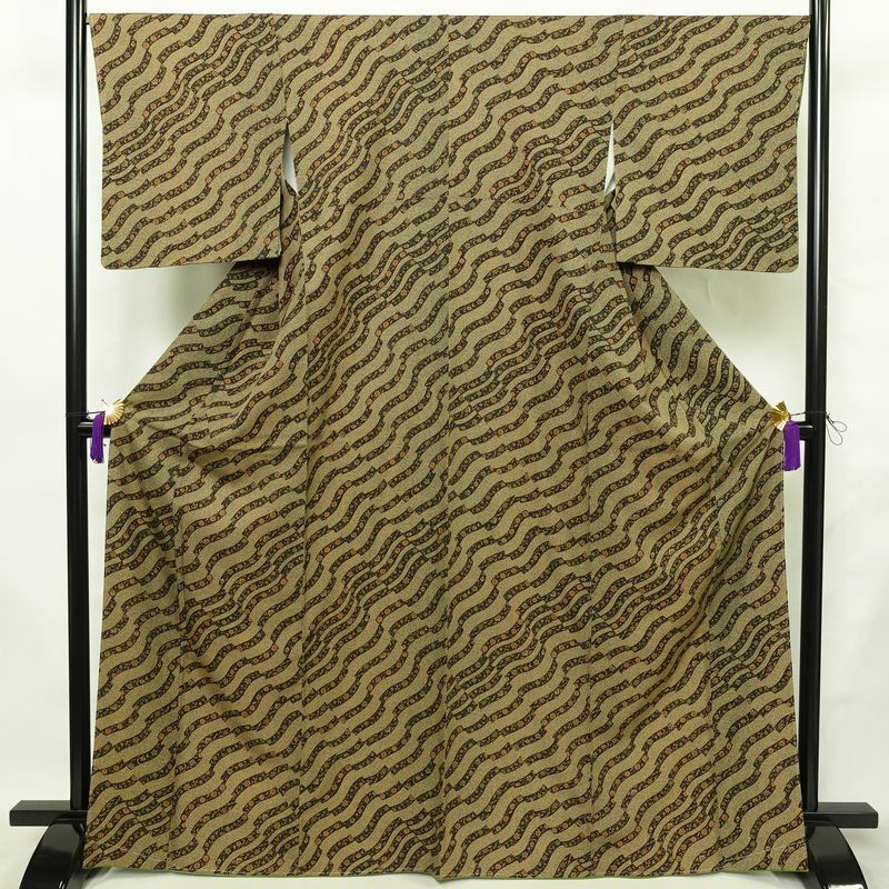 小紋 良品 しつけ糸付き 正絹 幾何学柄・抽象柄 袷仕立て 身丈166.5cm 裄丈67cm リサイクル着物 着物 未使用品 茶_画像1