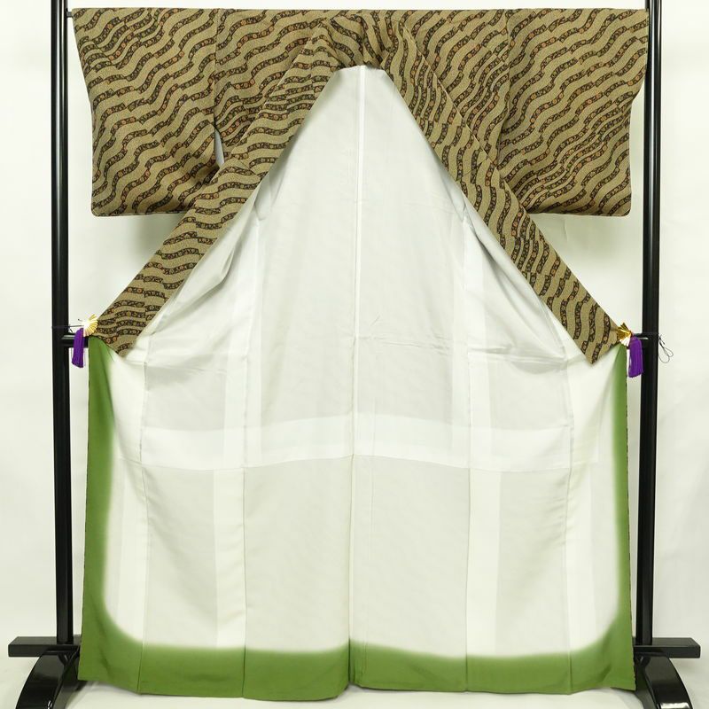 小紋 良品 しつけ糸付き 正絹 幾何学柄・抽象柄 袷仕立て 身丈166.5cm 裄丈67cm リサイクル着物 着物 未使用品 茶_画像3