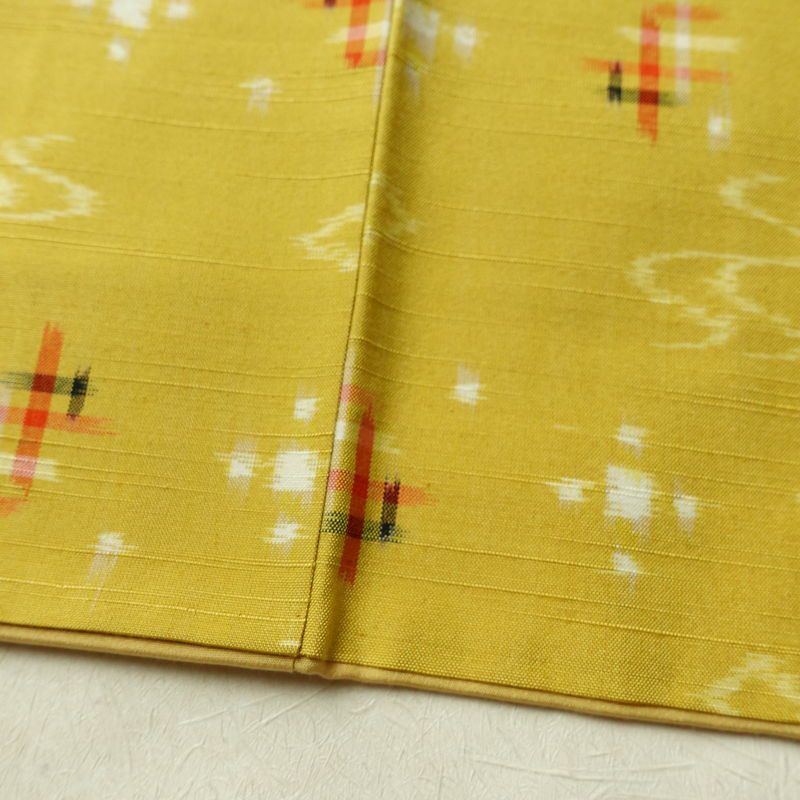 紬 良品 正絹 古典柄 袷仕立て 身丈155.5cm 裄丈63.5cm リサイクル着物 着物 モダン 黄・黄土色_画像12