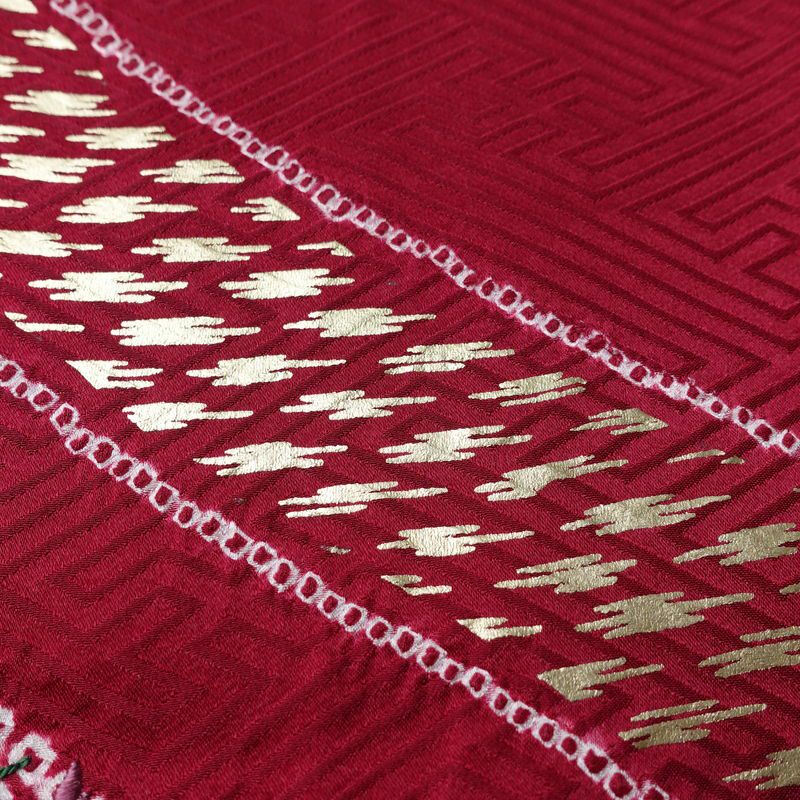 振袖 金駒刺繍 絞り 正絹 古典柄 袷仕立て 身丈168.5cm 裄丈68cm リサイクル着物 着物 刺繍 箔 成人式 二十歳 二十歳の集い フォーマル 赤紫 紫・藤色_画像10