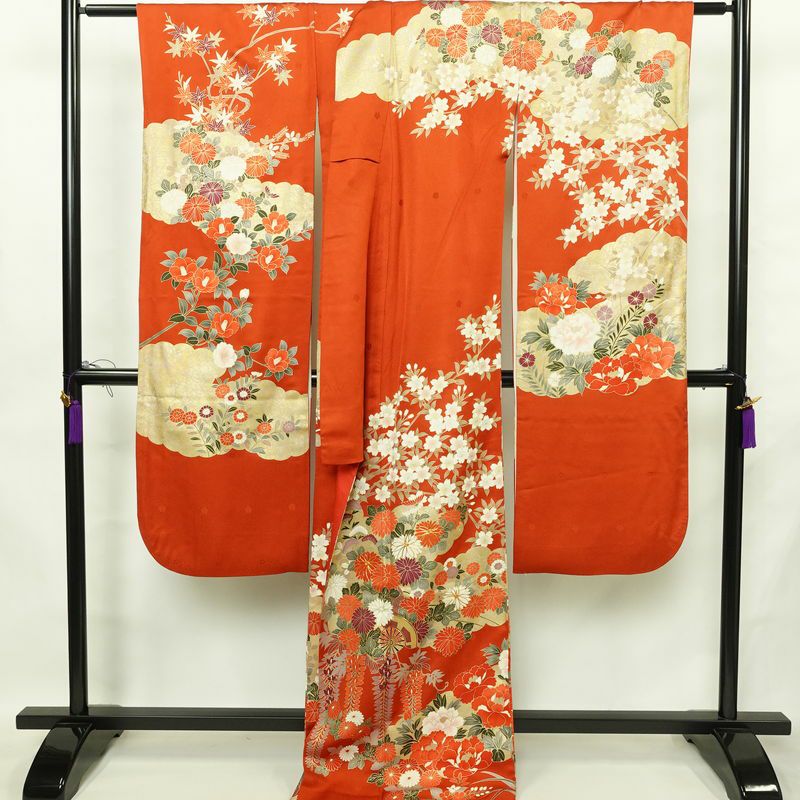 振袖 良品 金駒刺繍 トールサイズ 正絹 花柄 袷仕立て 身丈178.5cm 裄丈71.5cm リサイクル着物 着物 箔 成人式 二十歳 二十歳の集い フォーマル 紅葉 松 菊 桜 橙_画像2