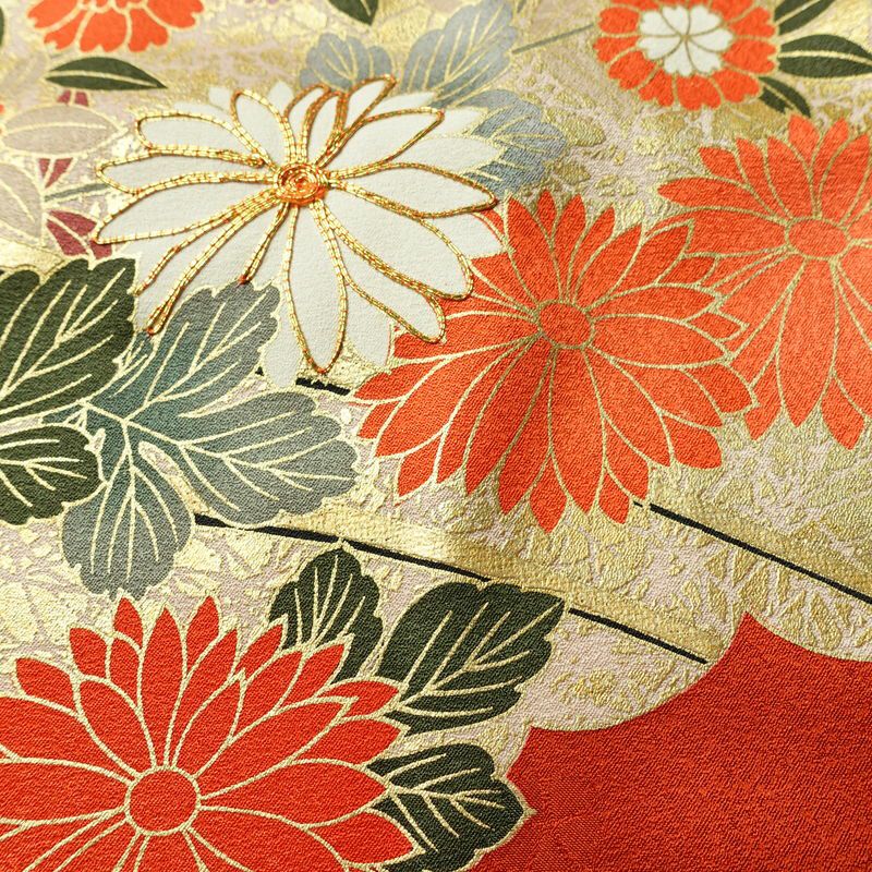 振袖 良品 金駒刺繍 トールサイズ 正絹 花柄 袷仕立て 身丈178.5cm 裄丈71.5cm リサイクル着物 着物 箔 成人式 二十歳 二十歳の集い フォーマル 紅葉 松 菊 桜 橙_画像11