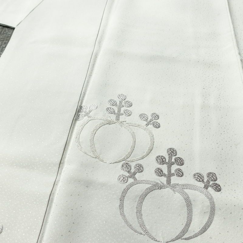 付け下げ 正絹 古典柄 袷仕立て 身丈158cm 裄丈62.5cm リサイクル着物 着物 刺繍 フォーマル グレー_画像5