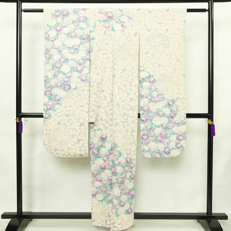 振袖 縮緬 正絹 花柄 銀駒刺繍 袷仕立て 身丈157.5cm 裄丈63cm リサイクル着物 着物 銀彩 成人式 二十歳 二十歳の集い フォーマル 紫・藤色_画像2