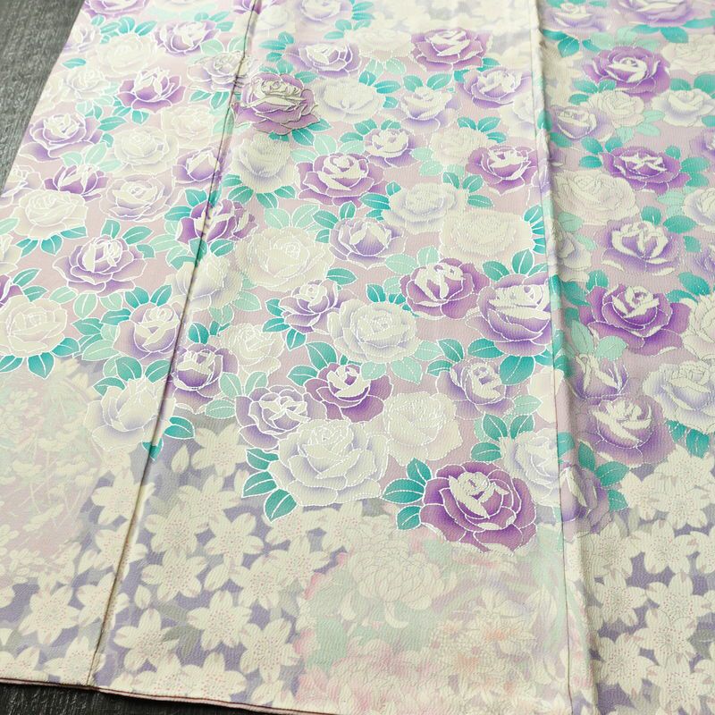 振袖 縮緬 正絹 花柄 銀駒刺繍 袷仕立て 身丈157.5cm 裄丈63cm リサイクル着物 着物 銀彩 成人式 二十歳 二十歳の集い フォーマル 紫・藤色_画像4