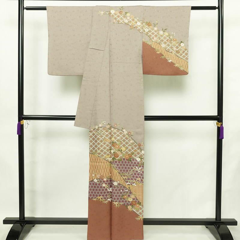訪問着 一つ紋付き 正絹 古典柄 袷仕立て 身丈162cm 裄丈64cm リサイクル着物 着物 金彩 入学式 卒業式 七五三 お宮参り フォーマル 紫・藤色_画像2