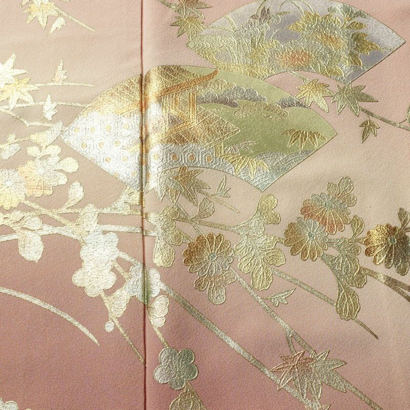 色留袖 良品 和田光正 落款入り 縮緬 一つ紋付き 正絹 花柄 袷仕立て 身丈158cm 裄丈64cm リサイクル着物 着物 箔 共八掛 結婚式 フォーマル 扇面 菊 ピンク_画像6