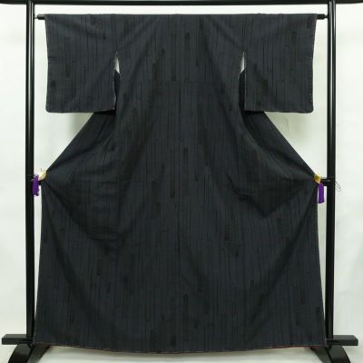 塩沢紬 証紙あり 紬 しつけ糸付き 正絹 古典柄 袷仕立て 身丈162.5cm 裄丈62.5cm リサイクル着物 着物 未使用品 青・紺