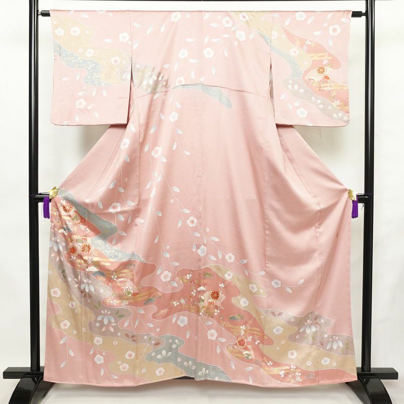 訪問着 落款入り 金駒刺繍 綸子 正絹 古典柄 袷仕立て 身丈159.5cm 裄丈62.5cm リサイクル着物 着物 刺繍 箔 金彩 入学式 卒業式 七五三 お宮参り フォーマル ピンク