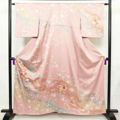 訪問着 落款入り 金駒刺繍 綸子 正絹 古典柄 袷仕立て 身丈159.5cm 裄丈62.5cm リサイクル着物 着物 刺繍 箔 金彩 入学式 卒業式 七五三 お宮参り フォーマル ピンク