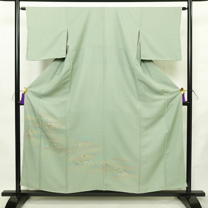 色留袖 美品 しつけ糸付き 正絹 その他の柄 袷仕立て 身丈156cm 裄丈63cm リサイクル着物 着物 金糸 フォーマル 緑・うぐいす色