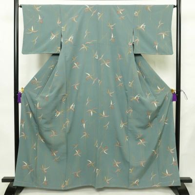 小紋 良品 しつけ糸付き 縮緬 正絹 木の葉・植物柄 袷仕立て 身丈162.5cm 裄丈65cm リサイクル着物 着物 金彩 緑・うぐいす色