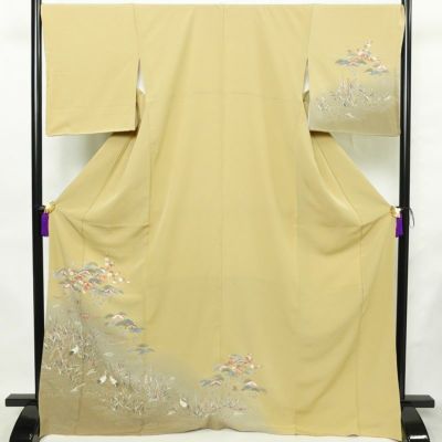 訪問着 美品 しつけ糸付き 縮緬 トールサイズ 正絹 古典柄 袷仕立て 身丈170.5cm 裄丈69cm リサイクル着物 着物 刺繍 入学式 卒業式 七五三 お宮参り フォーマル 上品 松 ベージュ