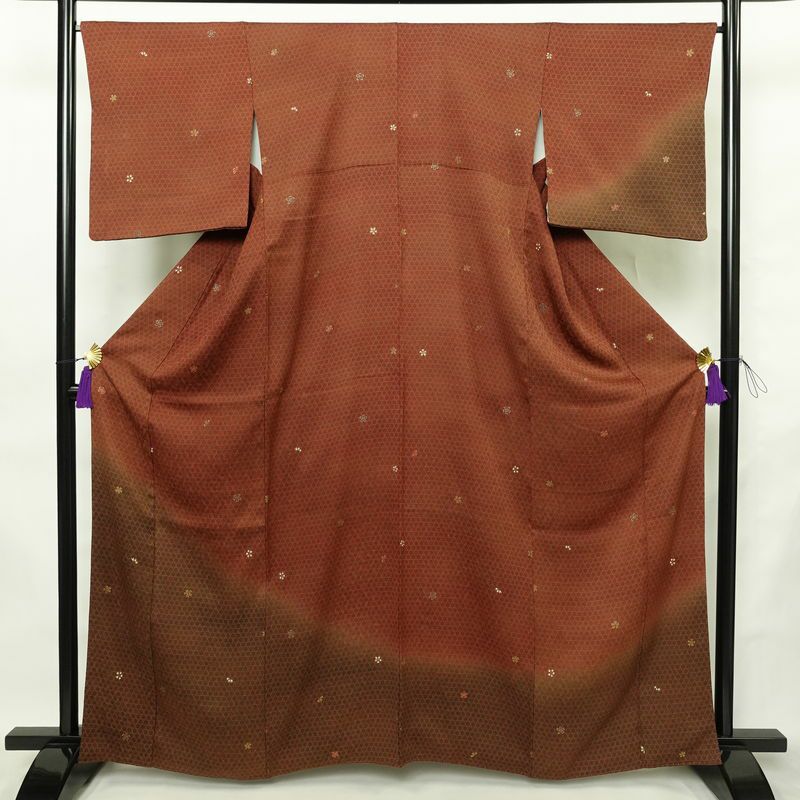 付け下げ 正絹 花柄 袷仕立て 身丈163cm 裄丈66cm リサイクル着物 着物 金彩 桜 茶